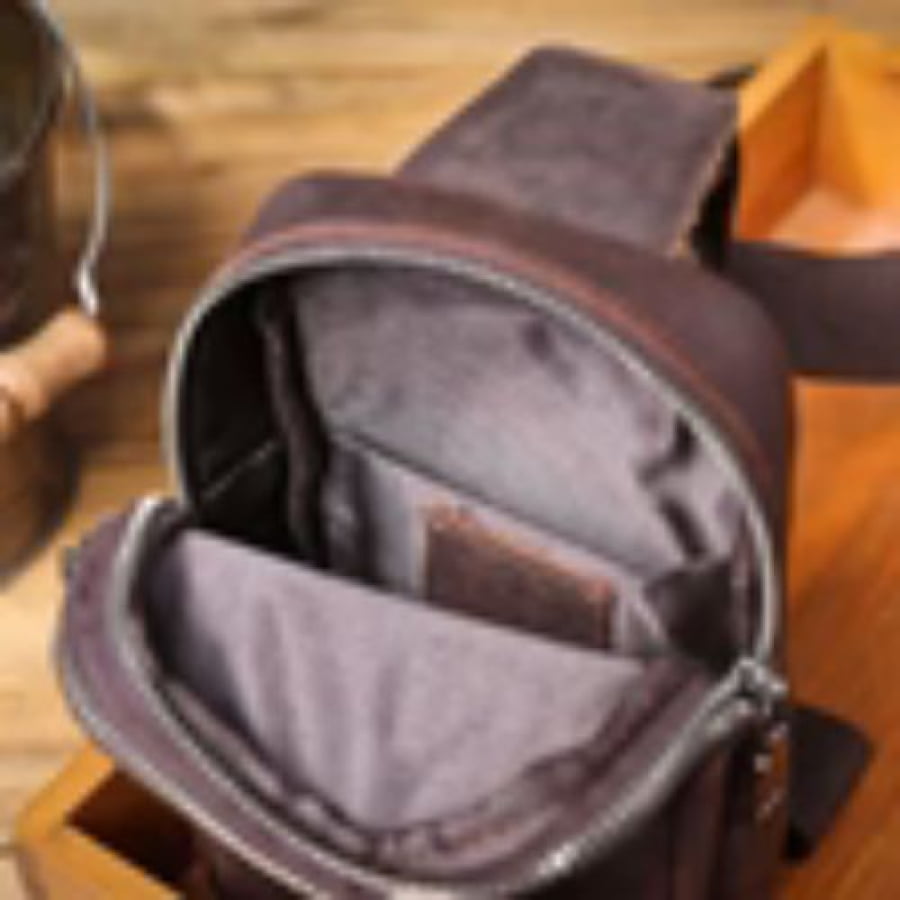 Bolsa Transversal Chest/Shoulder Bag Artesanal Couro Premium Conker Marrom Café bagm1000